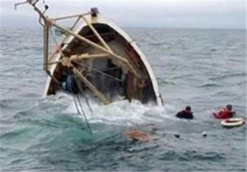 یک کشتی مسافربری چینی با بیش از 400 مسافر غرق شد