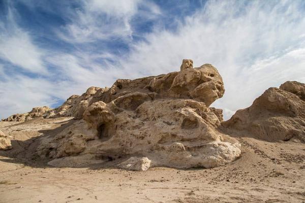 گرمابه 700 ساله در قلعه سنگ سیرجان کشف شد
