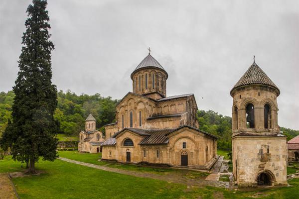 تور ارزان گرجستان: حقایق جالب درباره صومعه گلاتی؛ گرجستان